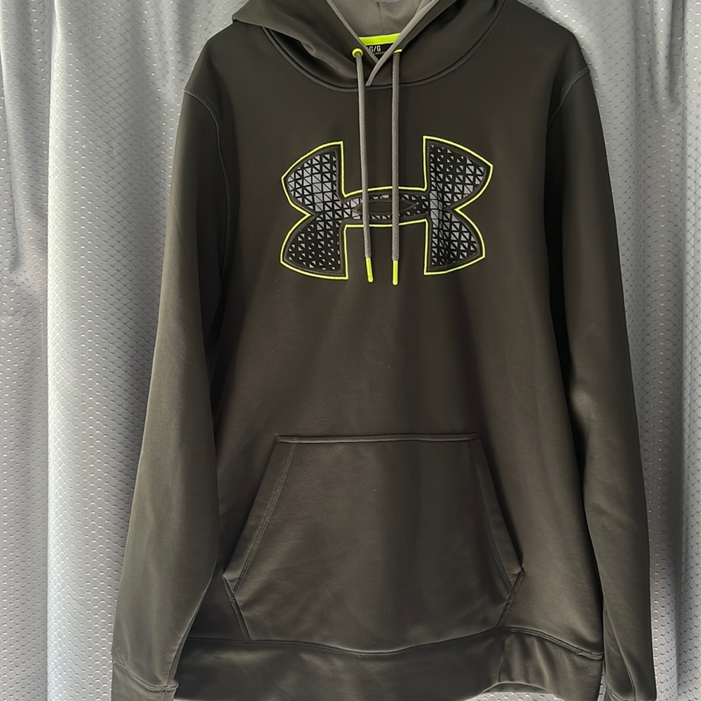Men’s large under armor sweatshirt. Brand new without tags, never worn.
